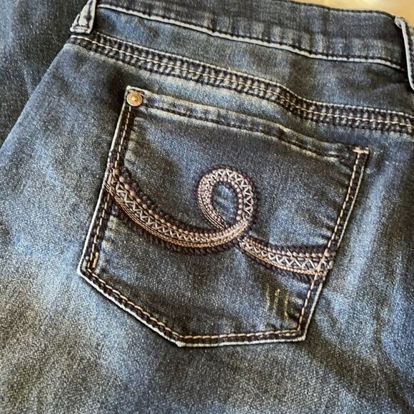 Seven7 Crop Girlfriend Jeans Distressed 14 - Picture 11 of 16
